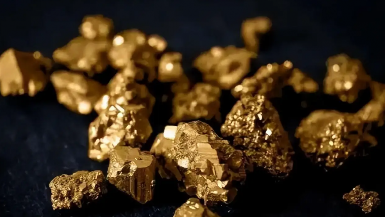 加拿大格林贝铜金矿勘探见厚富矿体