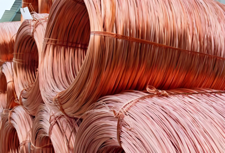 “光进铜退”步子太大！英伟达新机架或“光铜并举” 这两个板块上演“冰火两重天”